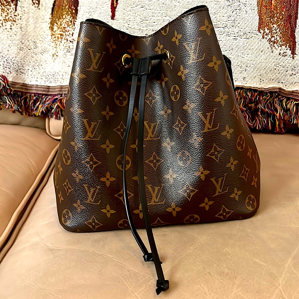 Louis Vuitton Noe Noe MM excellent condition. Looks like new. Nonsmoking home.